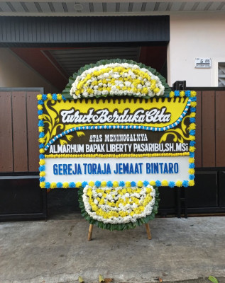 Papan Bunga Duka di Gunungtoar